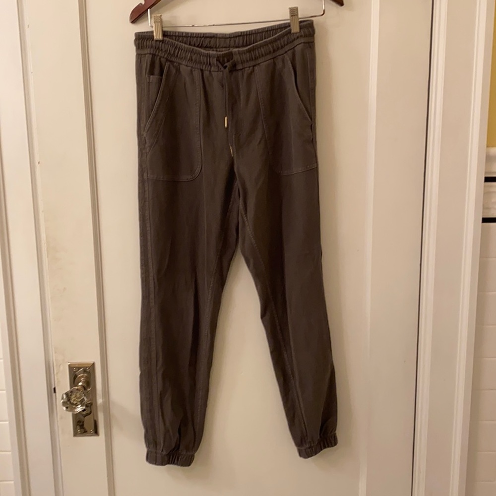 Athlete Farallon Jogger
